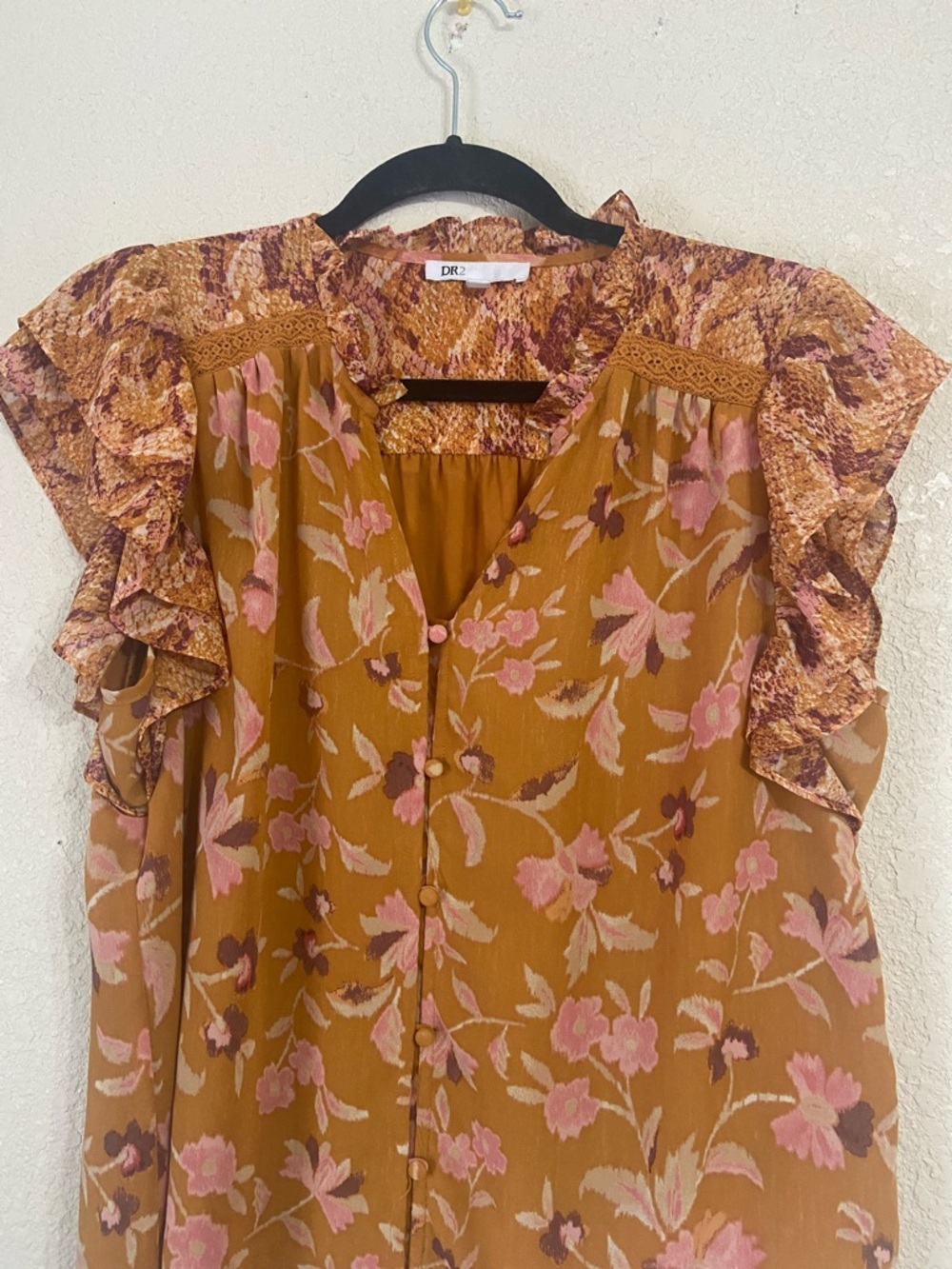 DR2 Floral Blouse - Picture 2 of 6